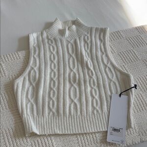 Sleeveless Cable Knit Mock Neck Sweater Vest - White